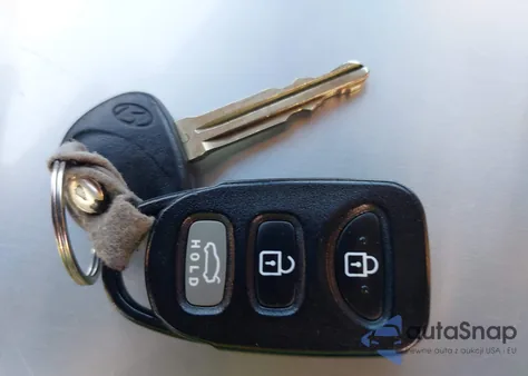 2013 Hyundai Elantra Gls z USA, uszkodzony, nr VIN KMHDH4AE0DU016625